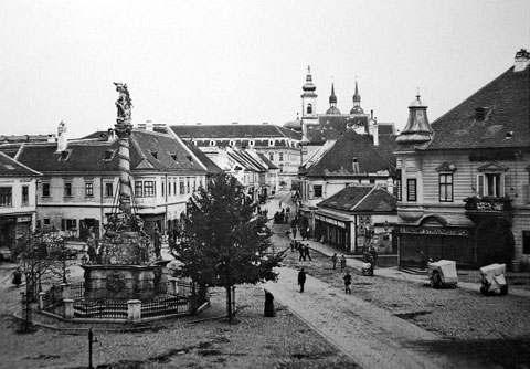 Trnava namestie 1931.jpg